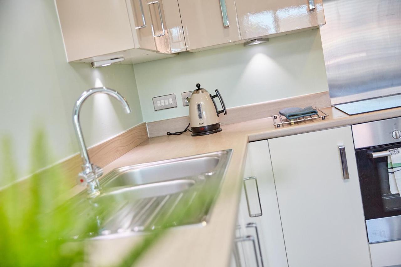 Cosy,Modern And Relaxing 3 Bedroom House With Parking Manchester Extérieur photo